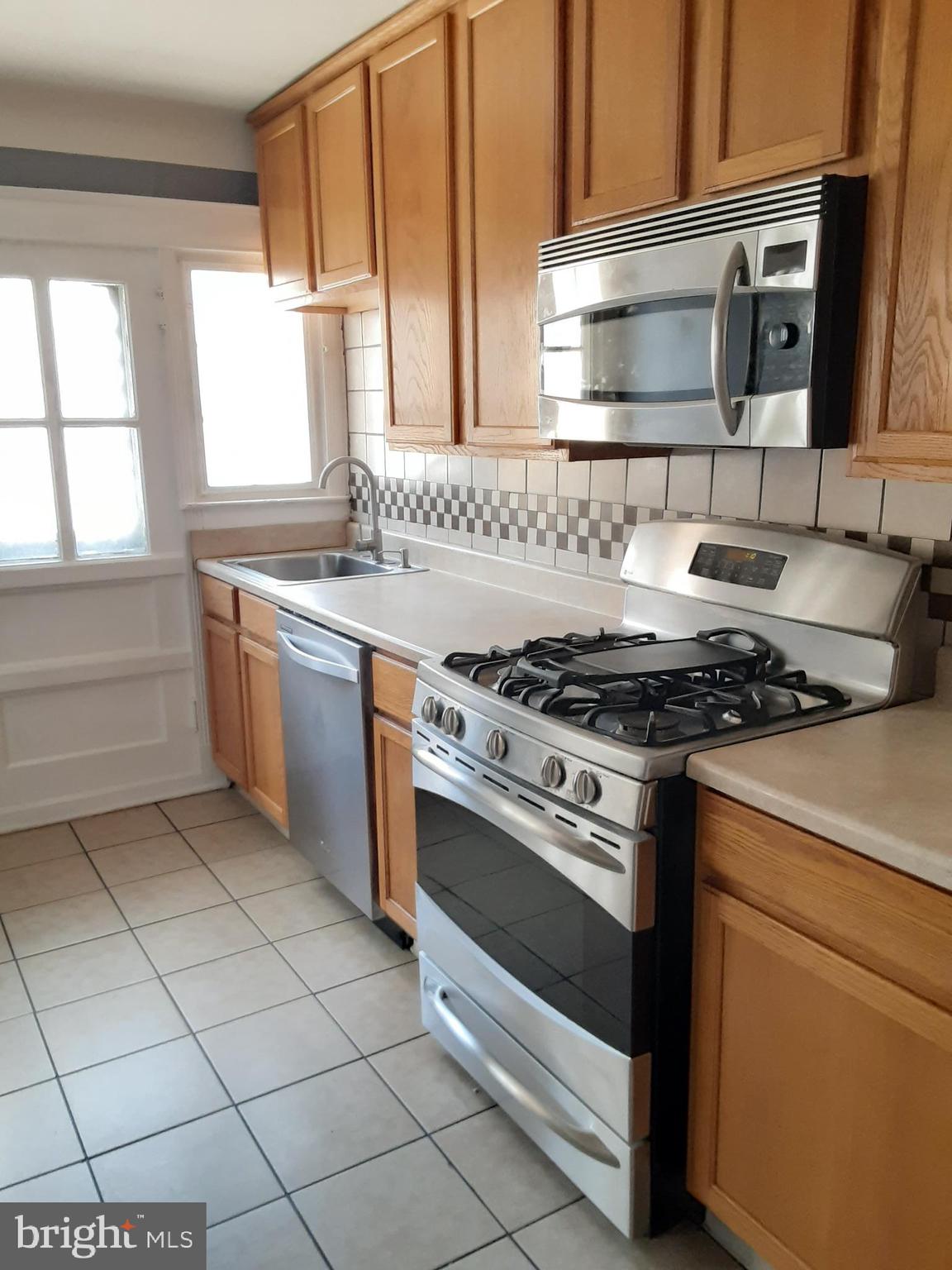 205 Shirley Road Upper Darby, PA 19082 - Photo 13 of 31 Kitchen