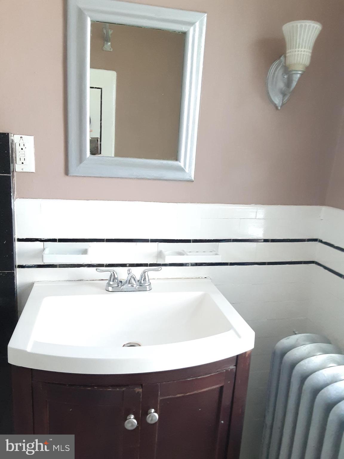 205 Shirley Road Upper Darby, PA 19082 - Photo 25 of 31 Bathroom