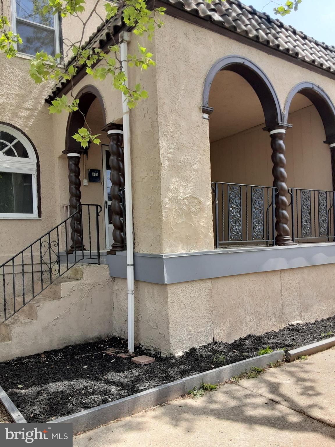 205 Shirley Road Upper Darby, PA 19082 - Photo 3 of 31 Front Porch