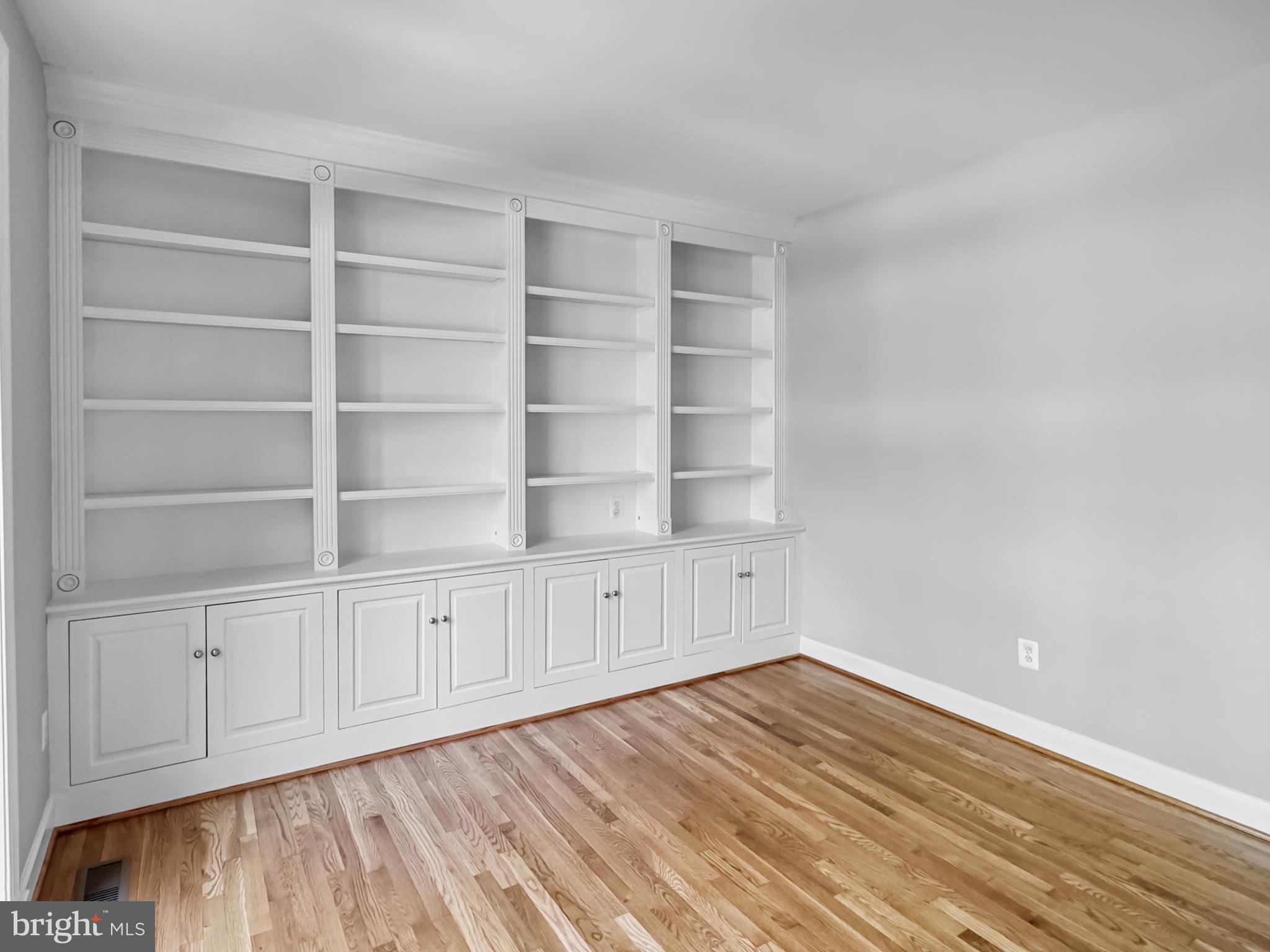 1102 Grand Hamptons Drive Herndon, VA 20170 - Photo 14 of 37