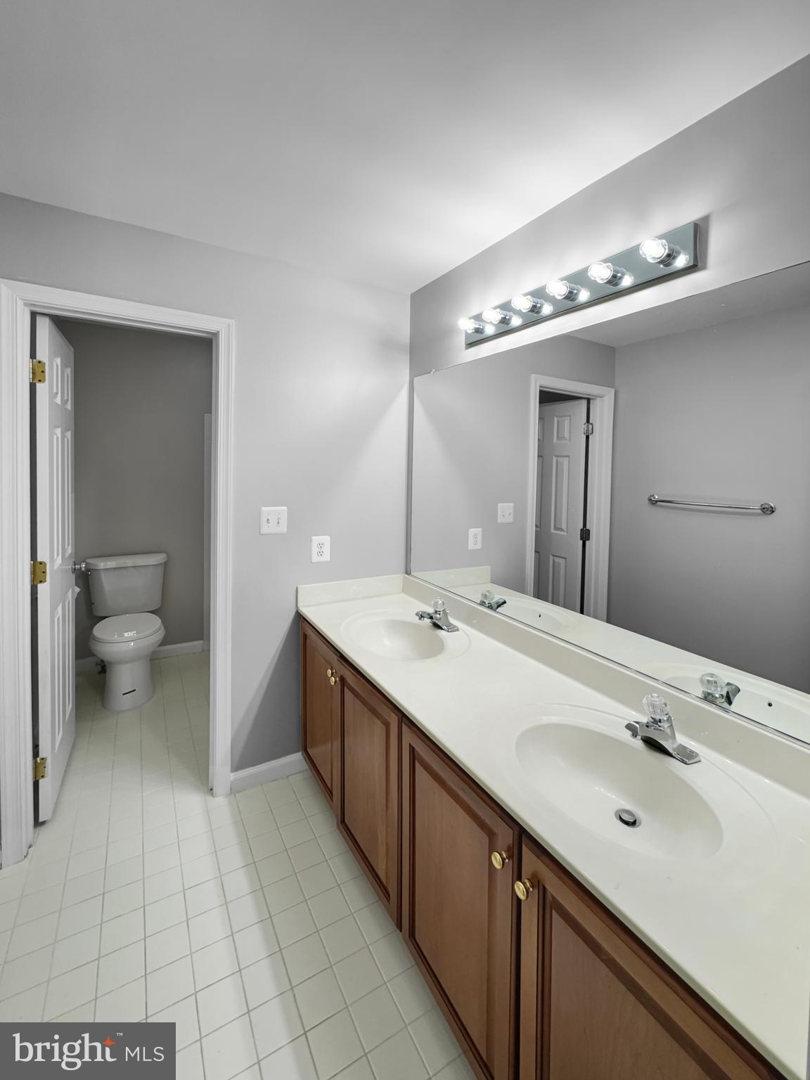 1102 Grand Hamptons Drive Herndon, VA 20170 - Photo 33 of 37