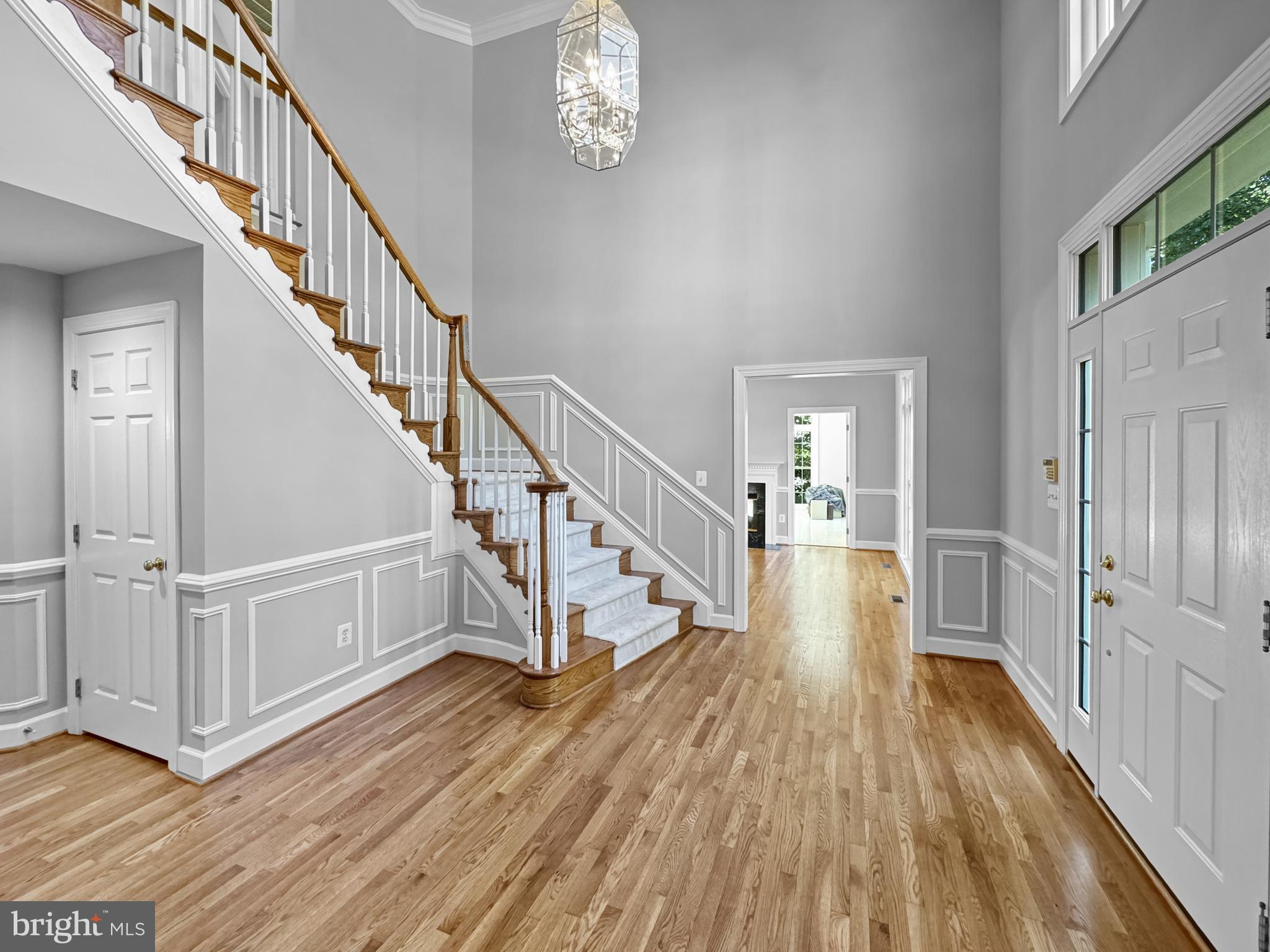 1102 Grand Hamptons Drive Herndon, VA 20170 - Photo 4 of 37