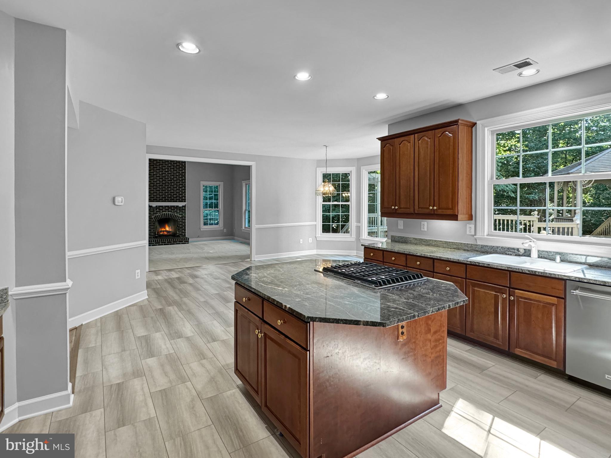 1102 Grand Hamptons Drive Herndon, VA 20170 - Photo 7 of 37