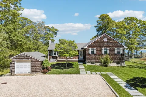 $2,795,000 | 580 Broadwaters Road, Cutchogue, NY 11935