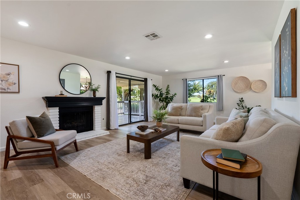 10 Flag Way, Unit C Paso Robles, CA 93446 - Photo 3 of 32 a living room with furniture and a fireplace