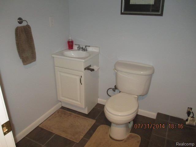 14526 Riverside Drive Livonia, MI 48154 - Photo 36 of 53 080314 176.jpg