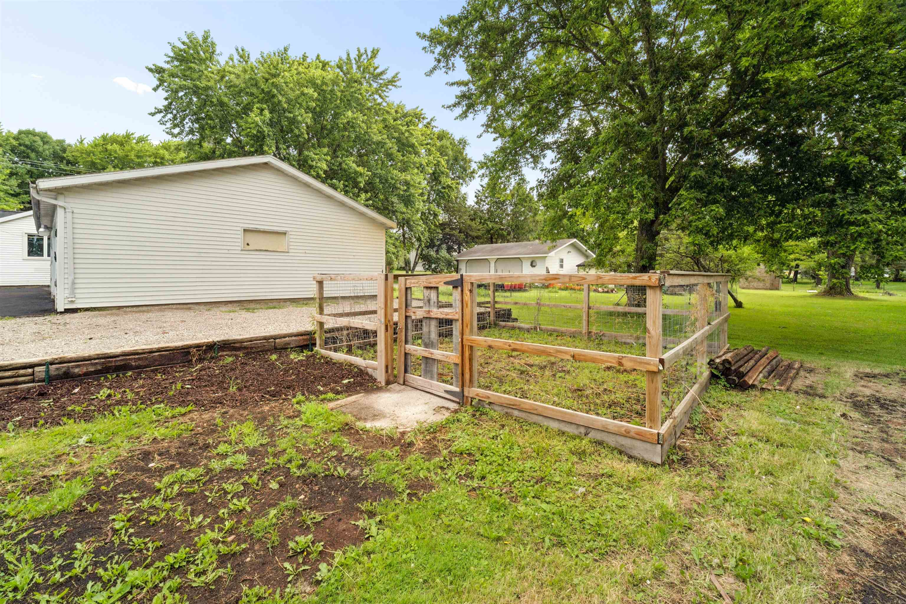 4533 Grandview Road Larsen, WI 54947 - Photo 30 of 32