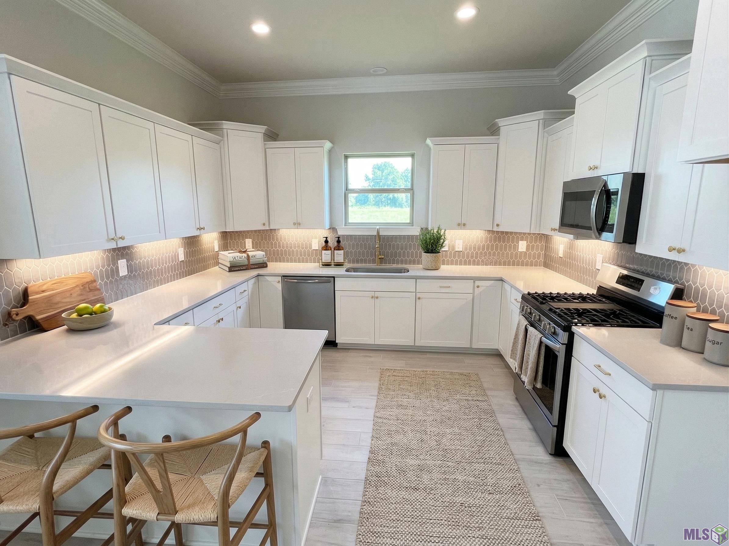 17227 Tidewater Lane Baton Rouge, LA 70810 - Photo 7 of 14 STAGED PHOTO