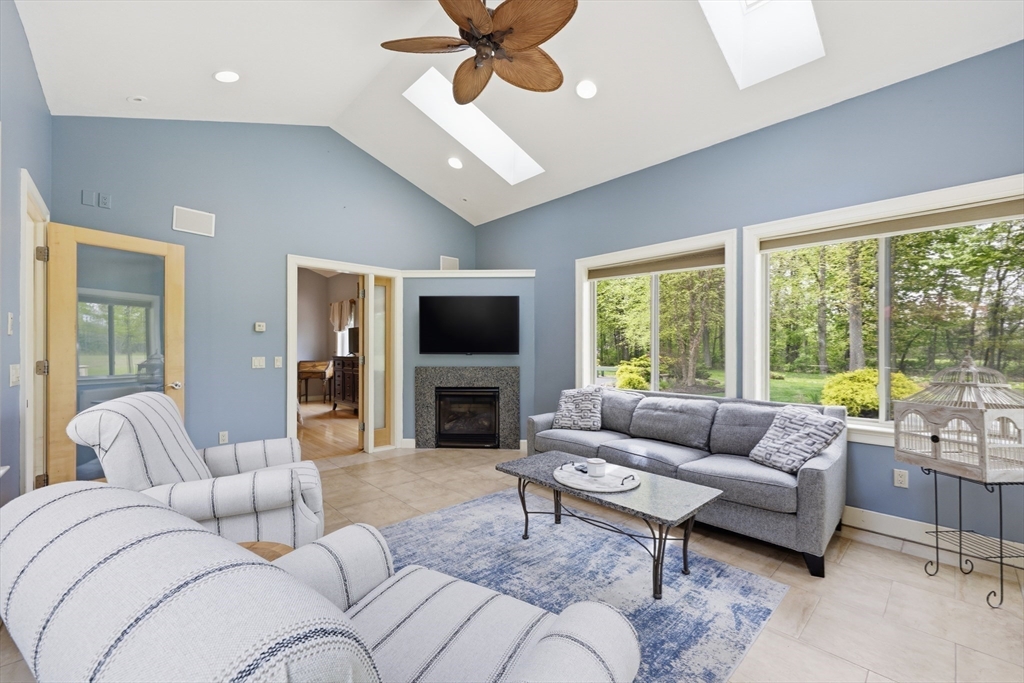 33 Labrie Lane Holyoke, MA 01040 - Photo 19 of 42