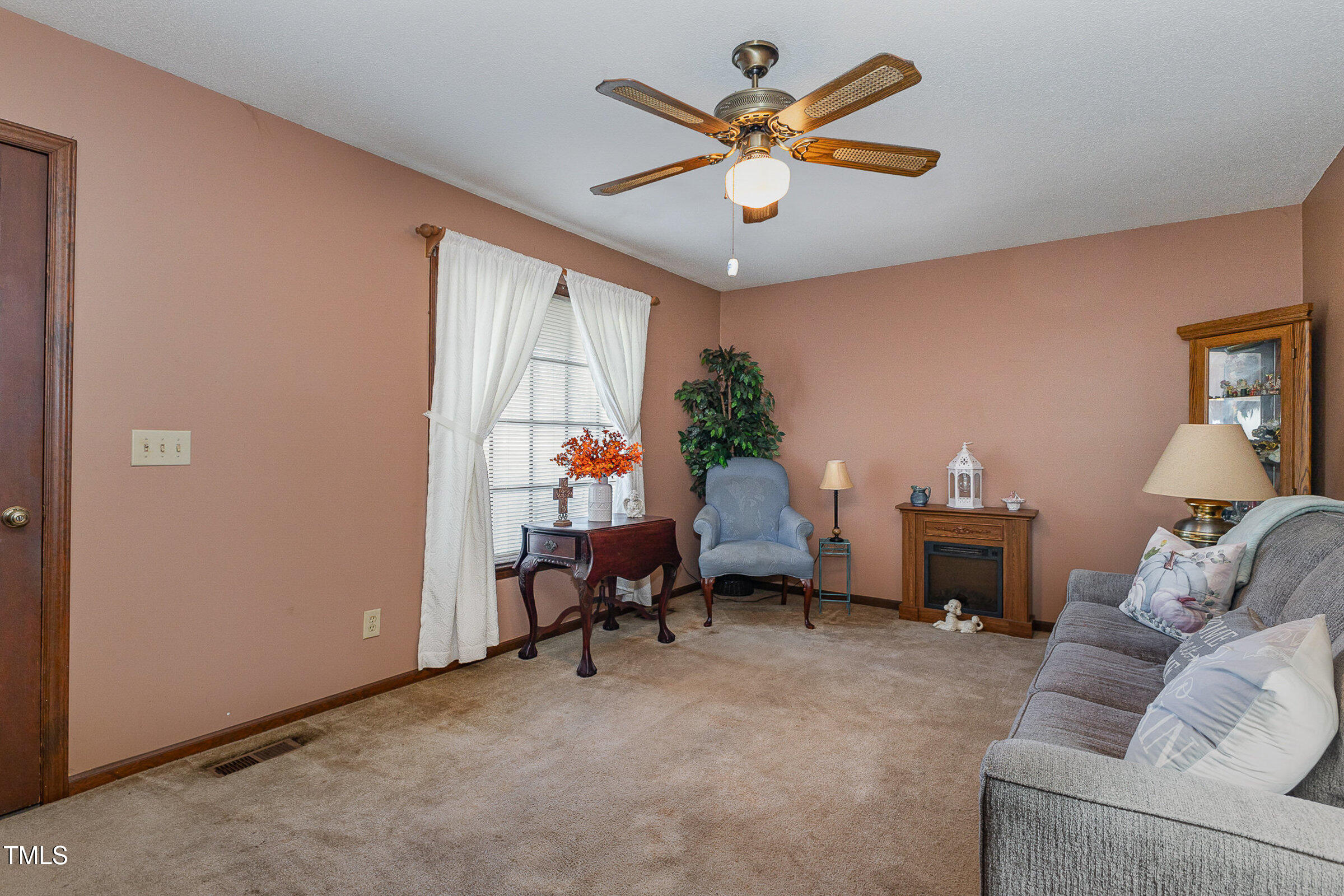 2728 Galilee Road Smithfield, NC 27577 - Photo 6 of 24 006_cy1a5107-edit_405