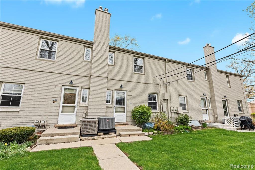 1858 Graefield Road Birmingham, MI 48009 - Photo 19 of 35