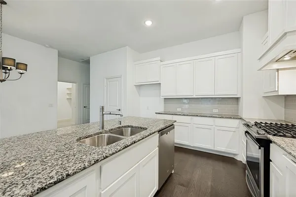 $2,500 | 4565 Stone Valley Trail, Arlington, TX 76005