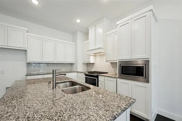 $2,500 | 4565 Stone Valley Trail, Arlington, TX 76005