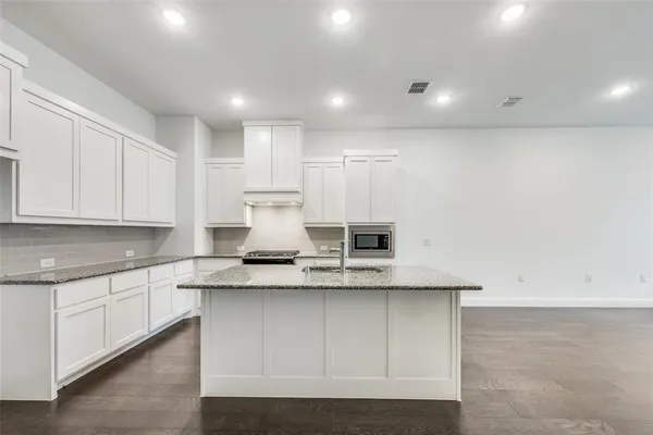 $2,500 | 4565 Stone Valley Trail, Arlington, TX 76005