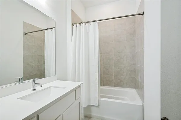 $2,500 | 4565 Stone Valley Trail, Arlington, TX 76005