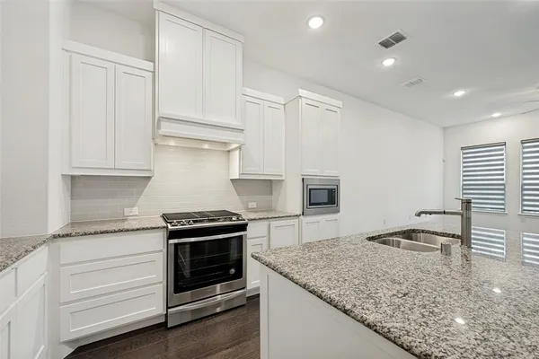 $2,500 | 4565 Stone Valley Trail, Arlington, TX 76005