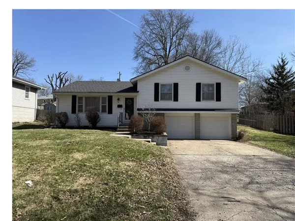 $215,000 | 4515 South Willis Avenue, Independence, MO 64055