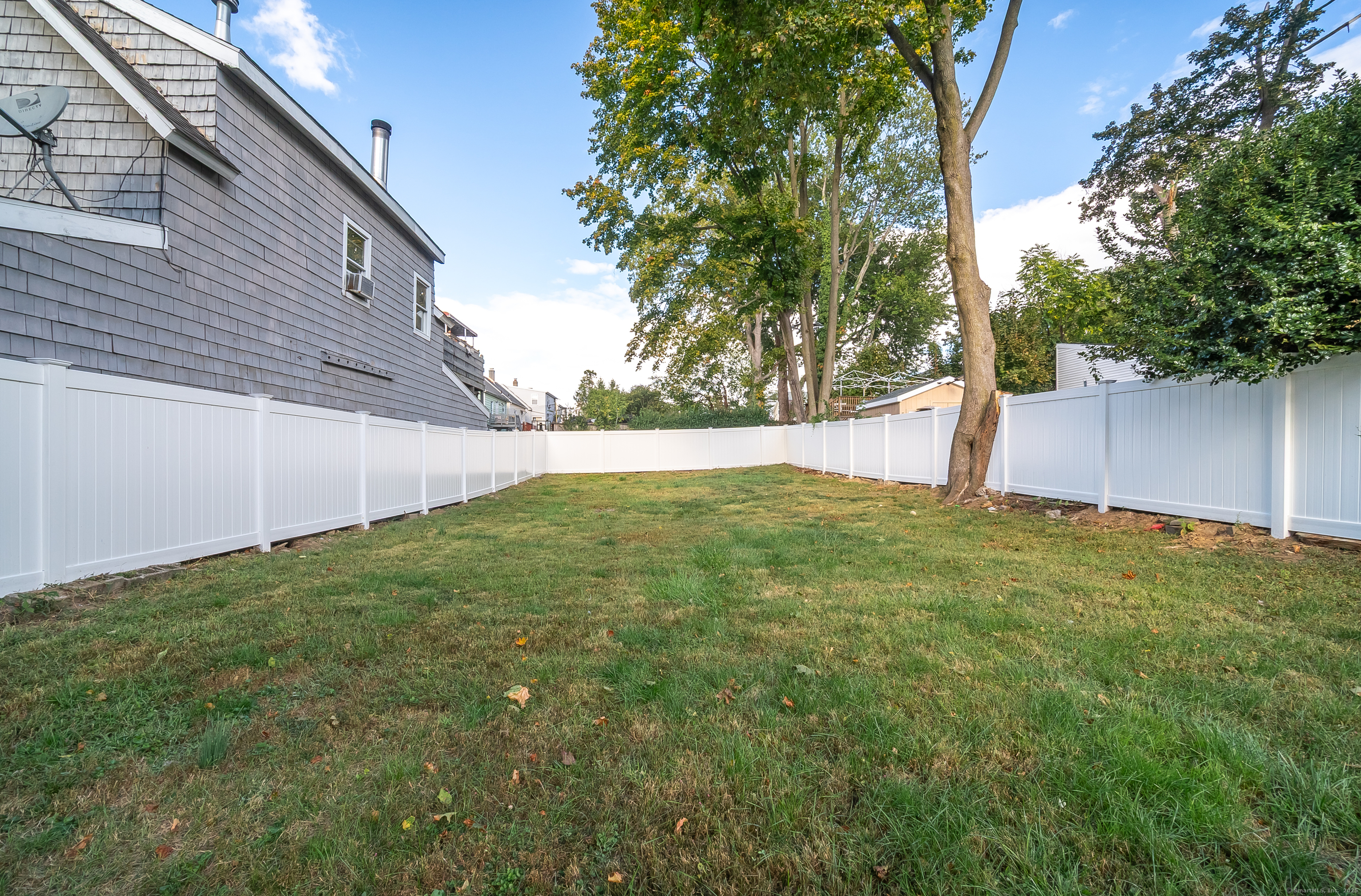 78 Warren Street Stamford, CT 06902 - Photo 37 of 40 a view of a backyard