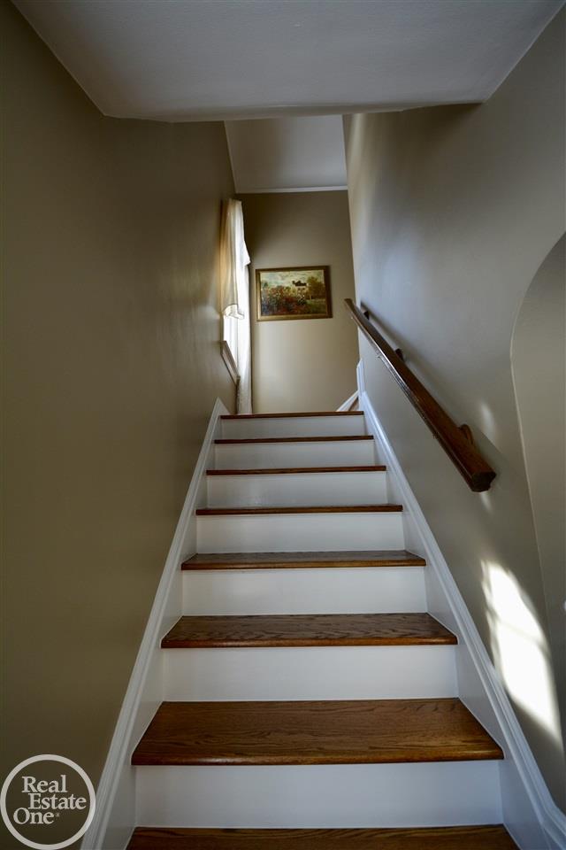 385 Moran Road Grosse Pointe, MI 48236 - Photo 17 of 33 31316318-16.JPG
