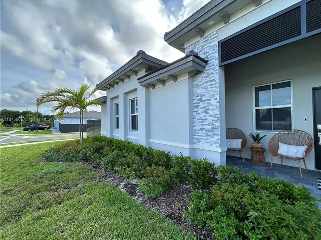 $4,900 | 29071 Ave, Homestead, FL 33030