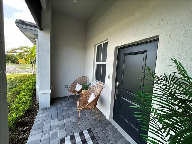 $4,900 | 29071 Ave, Homestead, FL 33030
