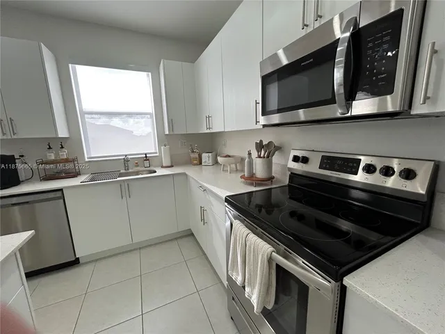 $4,900 | 29071 Ave, Homestead, FL 33030