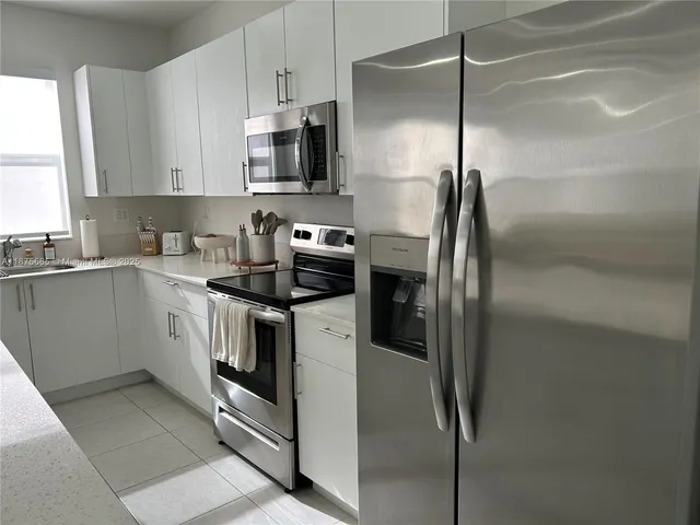 $4,900 | 29071 Ave, Homestead, FL 33030