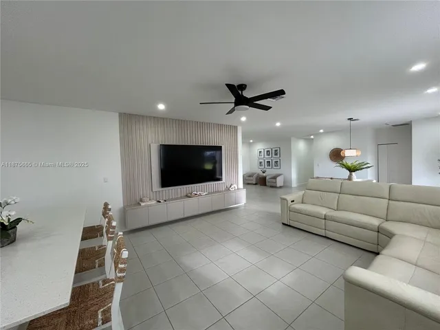 $4,900 | 29071 Ave, Homestead, FL 33030