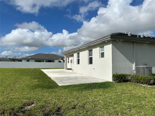 $4,900 | 29071 Ave, Homestead, FL 33030