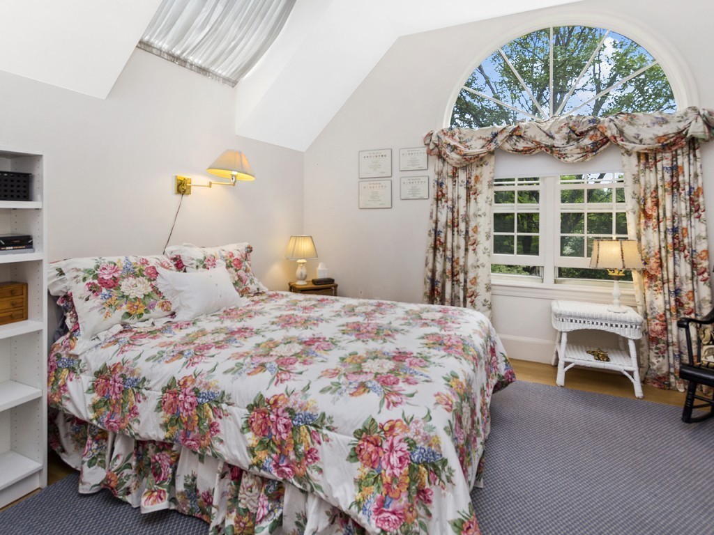 569 Charles River Street Needham, MA 02492 - Photo 12 of 18