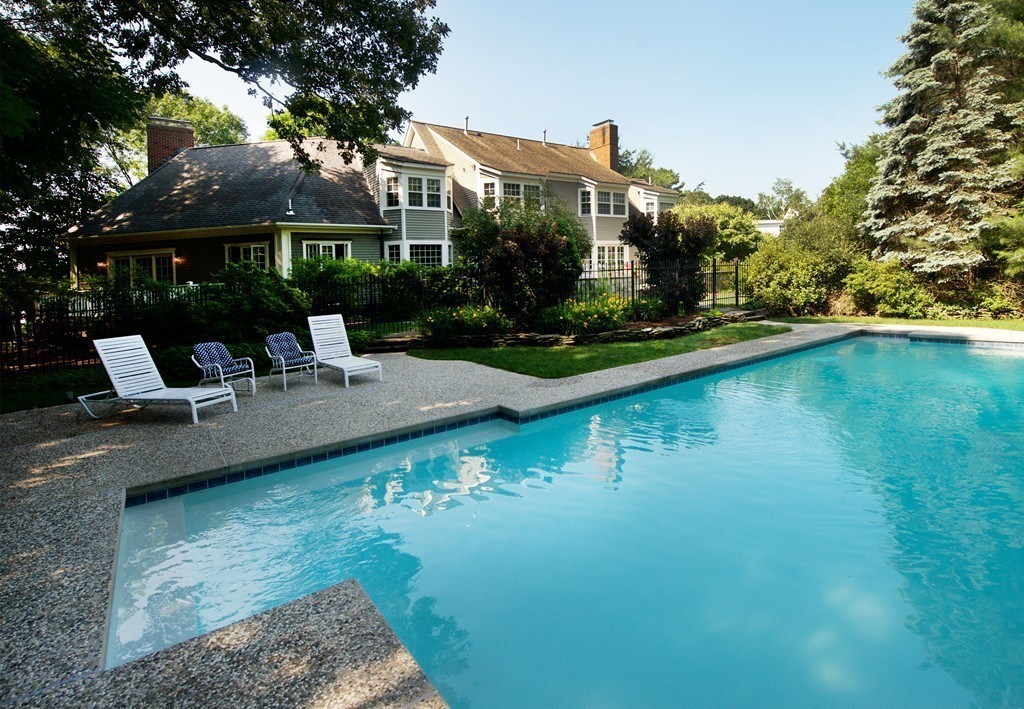 569 Charles River Street Needham, MA 02492 - Photo 17 of 18