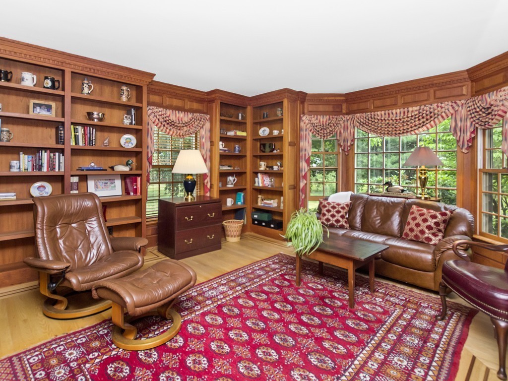 569 Charles River Street Needham, MA 02492 - Photo 3 of 18