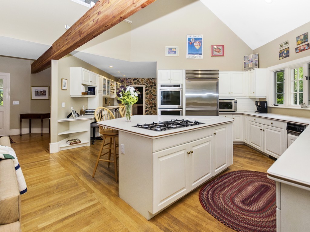 569 Charles River Street Needham, MA 02492 - Photo 6 of 18