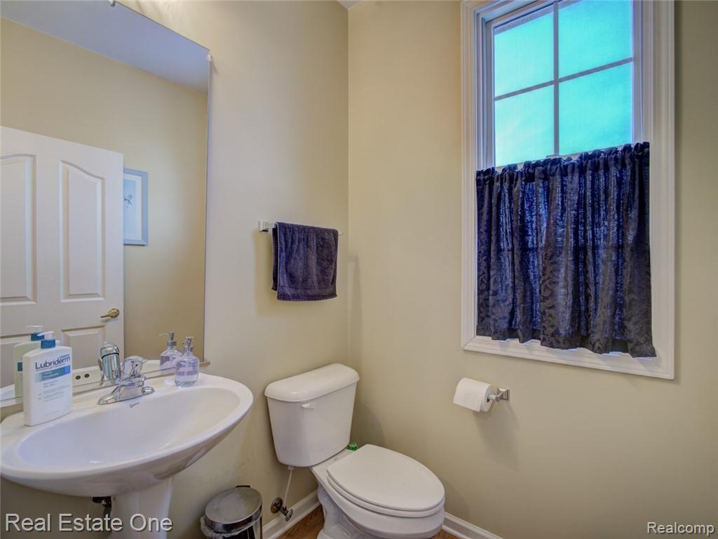 708 Enchantment Drive Rochester, MI 48307 - Photo 7 of 39 DSC00252_3_4.jpg