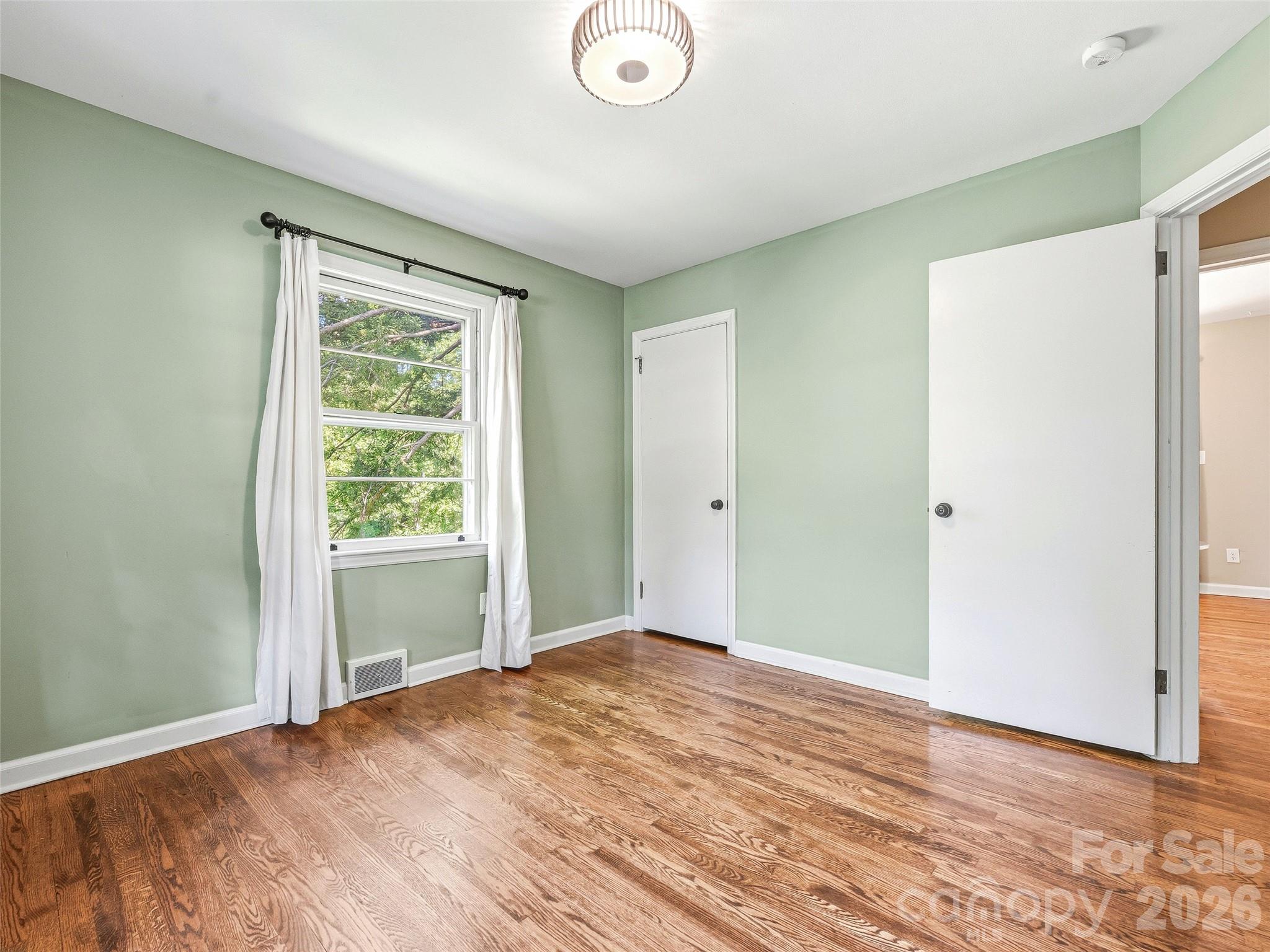 66 Hampden Road Asheville, NC 28805 - Photo 29 of 43