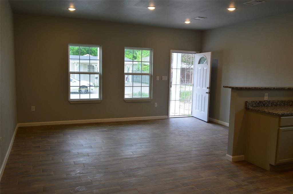 327 Delaware Street, Unit A Houston, TX 77029 - Photo 5 of 12