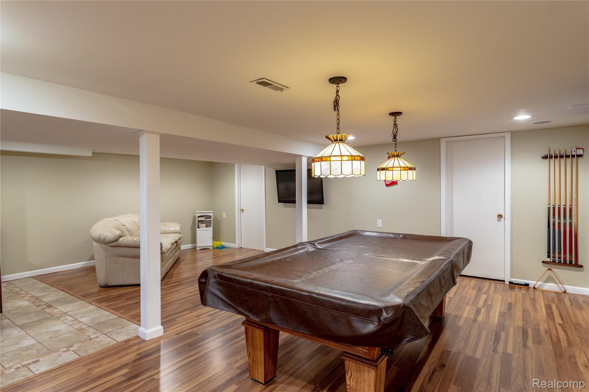 6273 Kings Pointe Road Grand Blanc, MI 48439 - Photo 16 of 39 FANTASTIC REC ROOM.jpg
