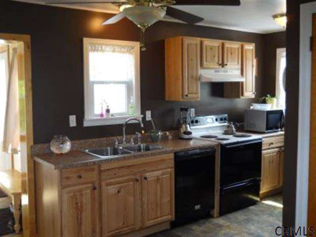 112 Valley View Road Amsterdam, NY 12010 - Photo 5 of 13 Photo 5