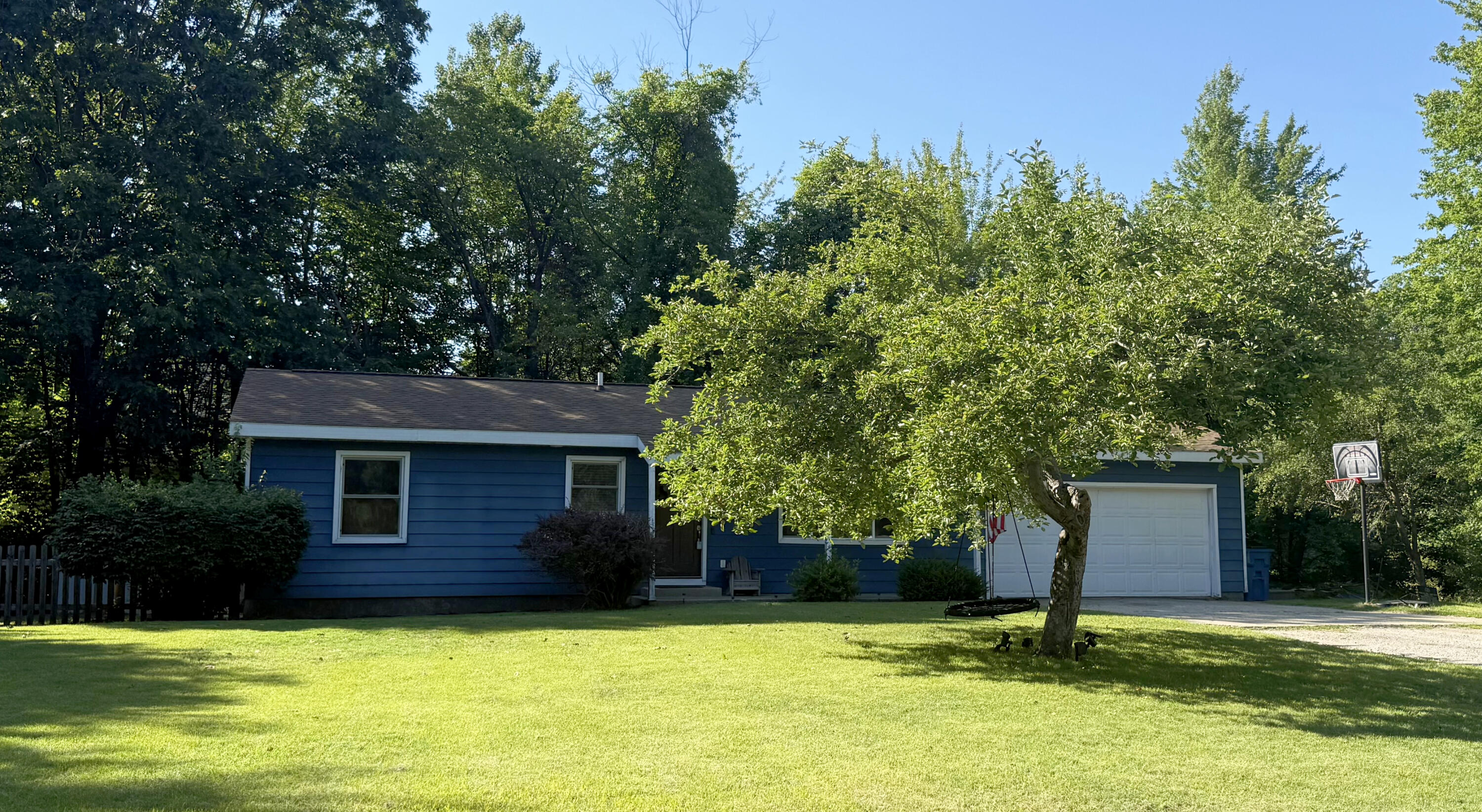 16613 West Fruitport Road Spring Lake, MI 49456 - Photo 2 of 26 amys house 2