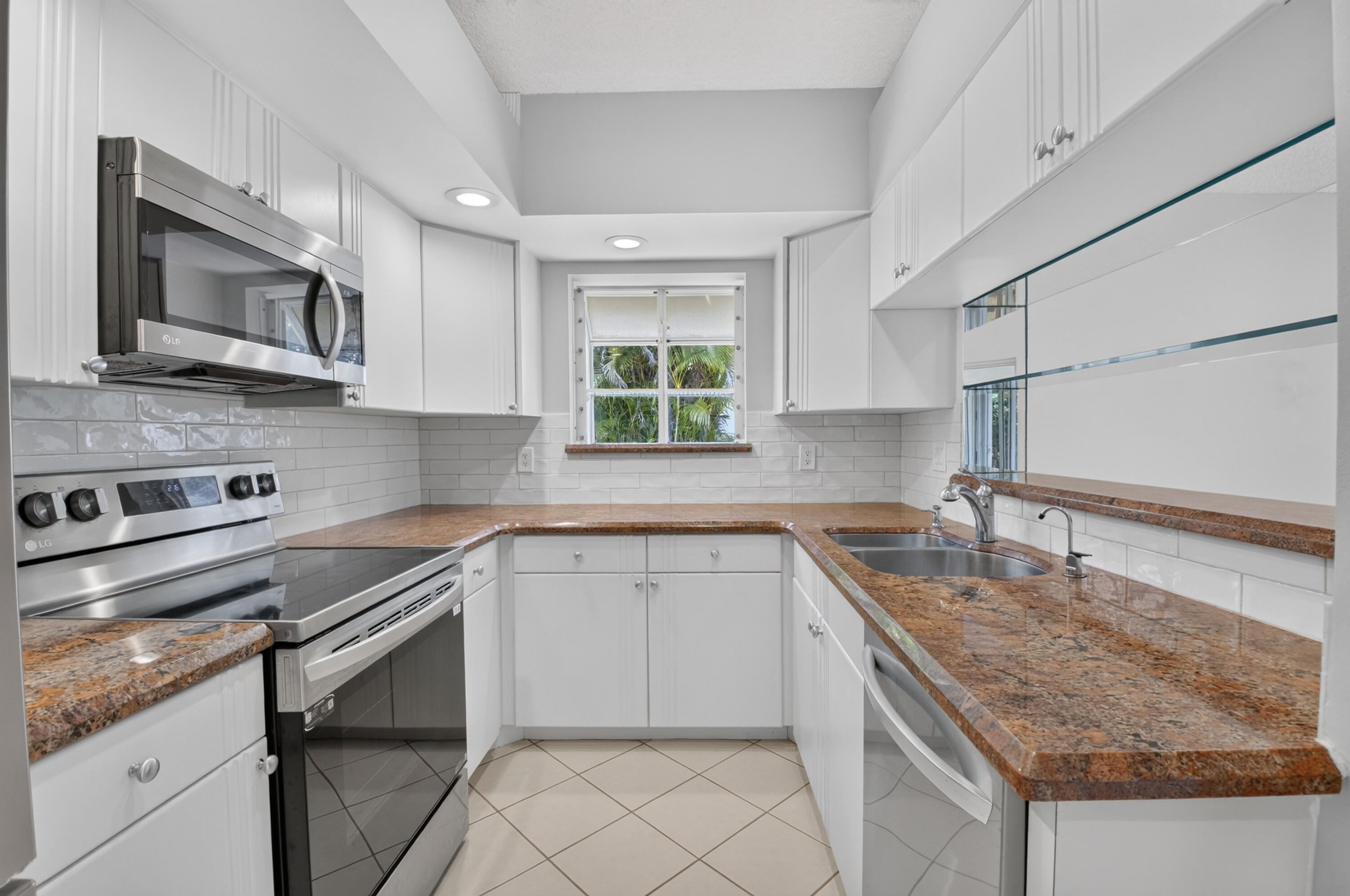 10911 Ladera Lane, Unit A Boca Raton, FL 33498 - Photo 17 of 52 DSC_5249