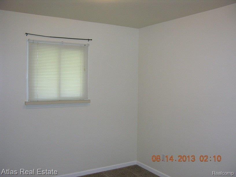 7212 Gale Road Grand Blanc, MI 48439 - Photo 8 of 10 DSCN8604.JPG