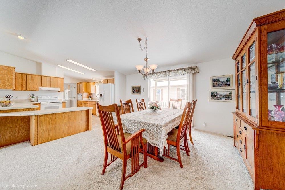 19316 East Augusta Lane Spokane Valley, WA 99016 - Photo 11 of 41