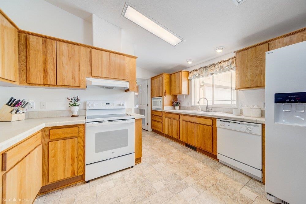 19316 East Augusta Lane Spokane Valley, WA 99016 - Photo 9 of 41