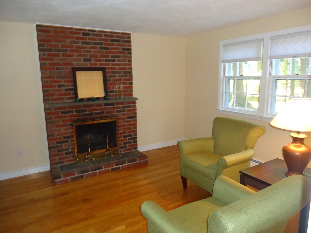 181 David Road Franklin, MA 02038 - Photo 4 of 28 Gallery Image 4