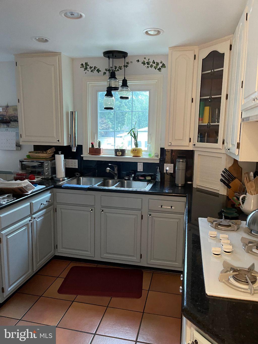 109 Parry Road Cinnaminson, NJ 08077 - Photo 12 of 25 Gallery Image 12