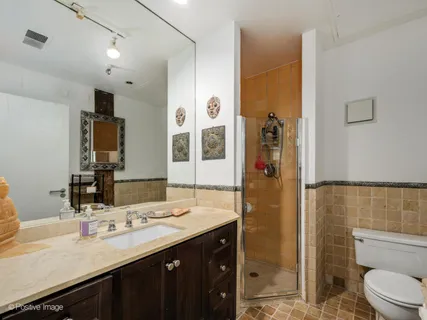 $650,000 | 215 West Illinois Street, Unit 4B, Chicago, IL 60654