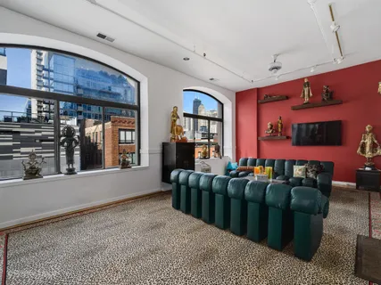 $650,000 | 215 West Illinois Street, Unit 4B, Chicago, IL 60654