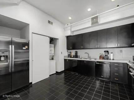 $650,000 | 215 West Illinois Street, Unit 4B, Chicago, IL 60654