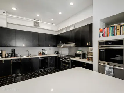 $650,000 | 215 West Illinois Street, Unit 4B, Chicago, IL 60654