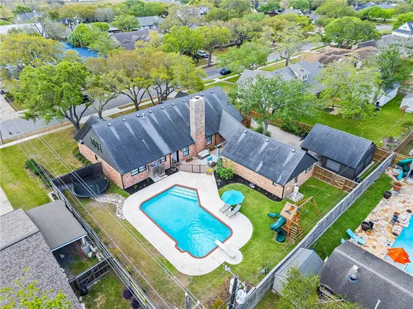 $774,999 | 302 Cape May Drive, Corpus Christi, TX 78412